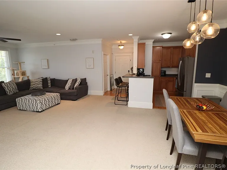 933 Portstewart Dr — Photo 16