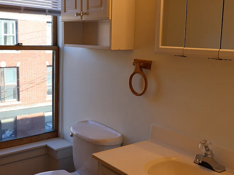 466 Broadway — Photo 13