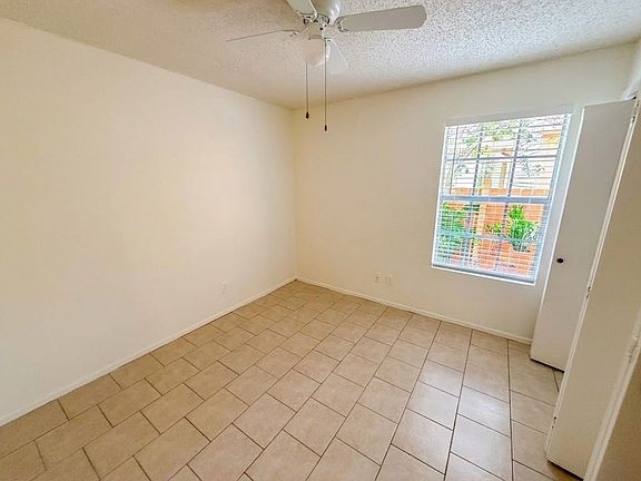 5th image of 8811 Pineridge Dr #B