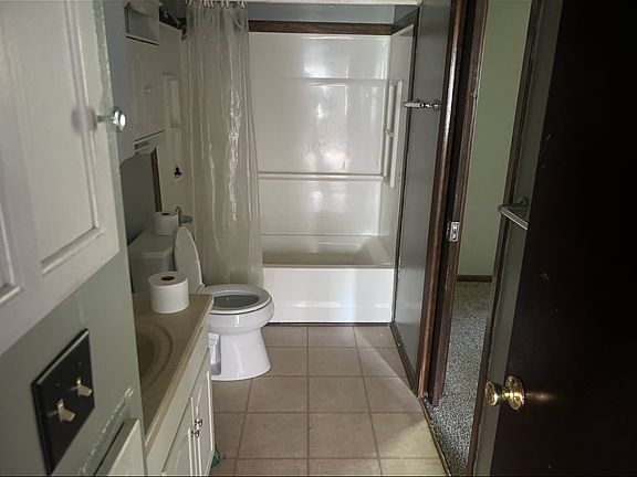 3rd image of 601 N Bradley Ave