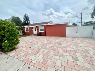620 Monceaux Rd, West Palm Beach, FL 33405