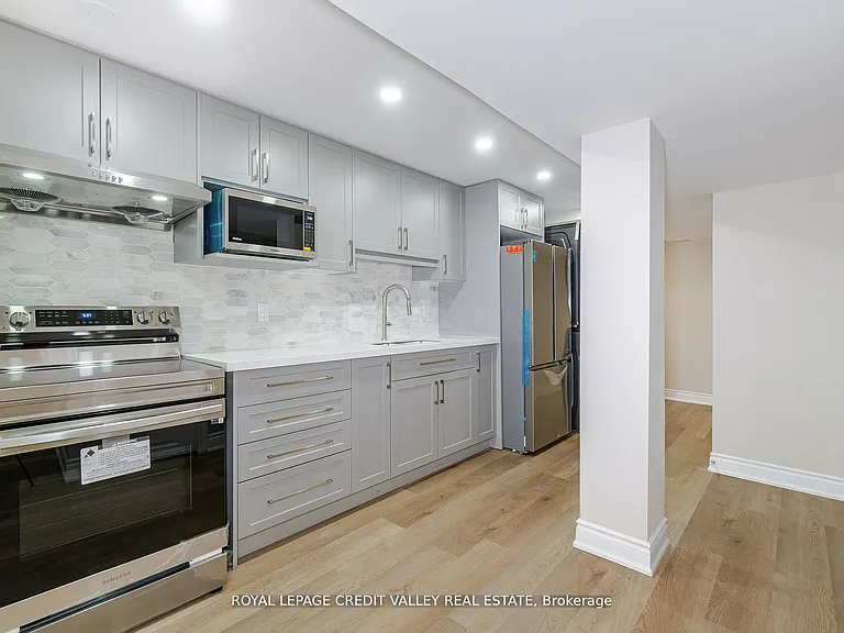 18 Trailhead Cres — Photo 10