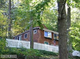 88 Forest Dr, Sandy Hook, CT 06482