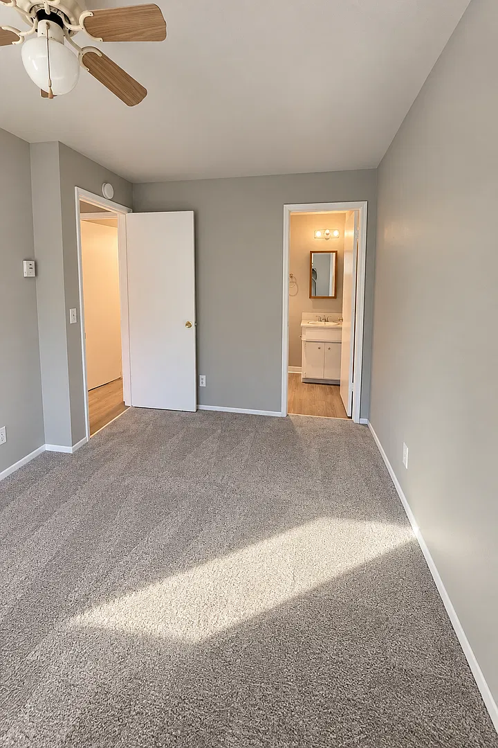 Riverside Terrace — Photo 4