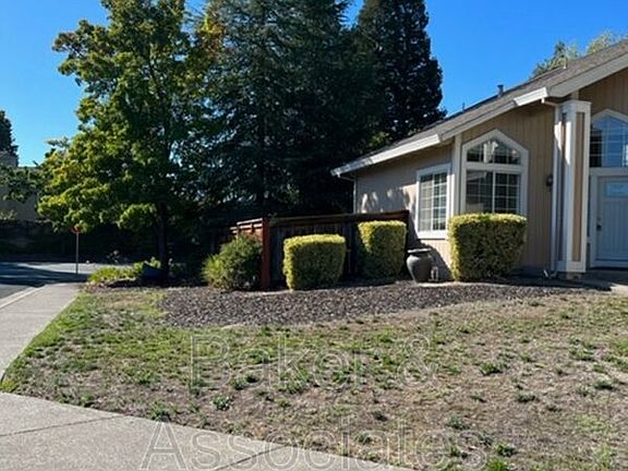 3rd image of 9108 Piccadilly Cir