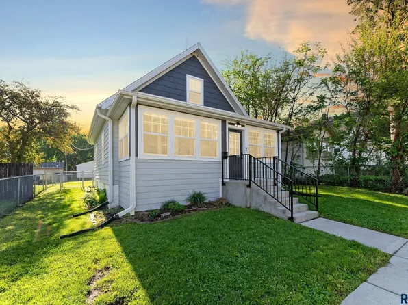 906 N Van Eps Ave, Sioux Falls, SD 57103