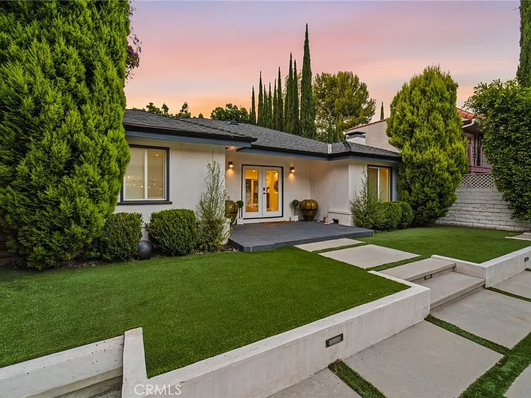 13135 Chandler Blvd — Photo 12
