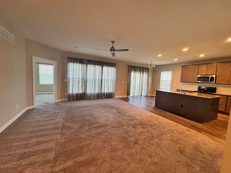 7273 Quailview Dr — Photo 8