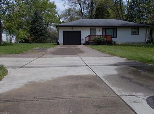 9995 E River Rd, Elyria, OH 44035