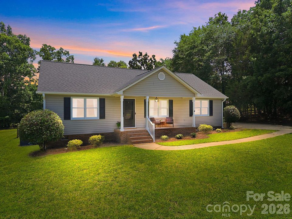 1st image of 600 Gray Dr
