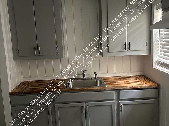 3rd image of 1901 N 8th St #B