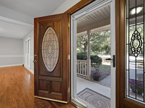 17 Plantation Cir, Summerville, SC 29485