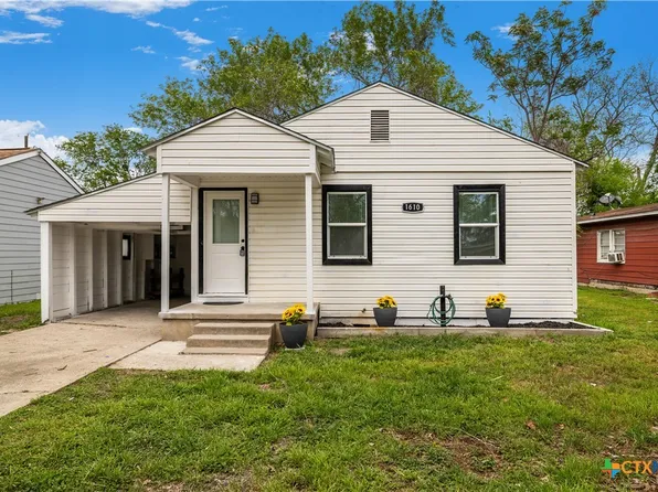 1610 E Rosebud Ave, Victoria, TX 77901