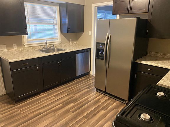 2nd image of 17 W 73rd St #17