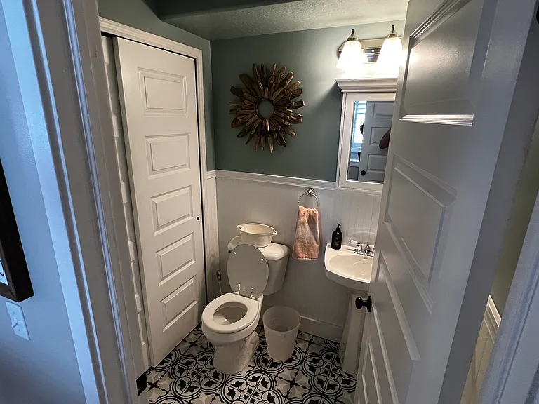 76 E Fairway Dr — Photo 7