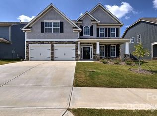 199 Fox Cove Rd, Hendersonville, NC 28792