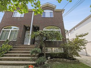588 Main St, Staten Island, NY 10307
