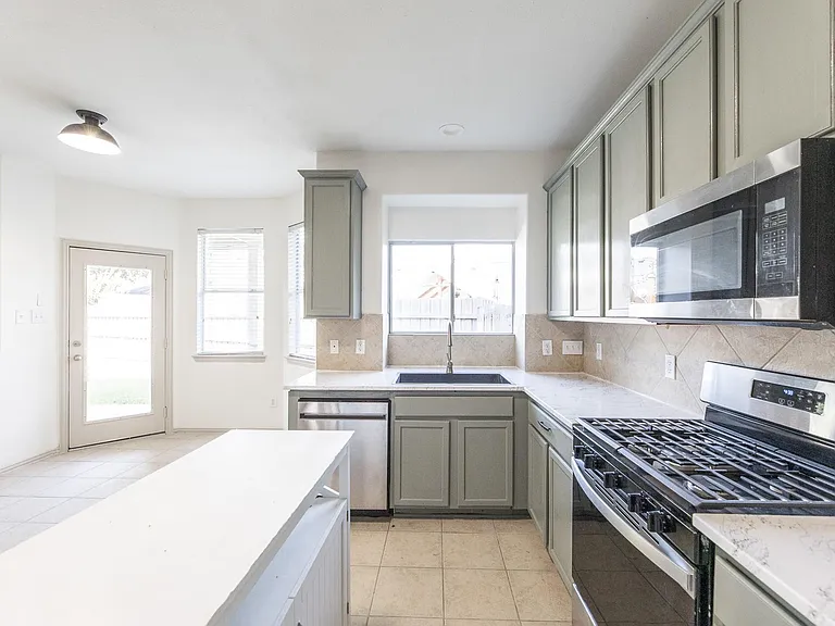 32506 Rosella Ln — Photo 16