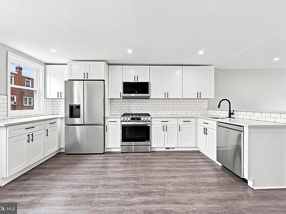 2nd image of 205 W Washington Ave