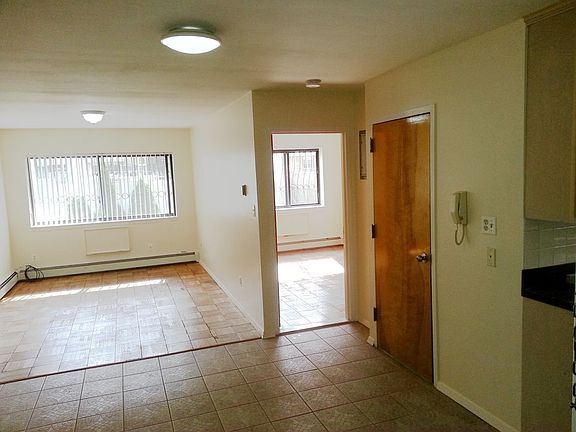 4th image of 3219 55th St #1