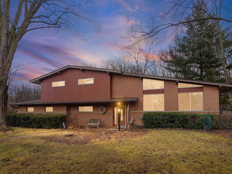 1st image of 6243 Meadowwood Ln