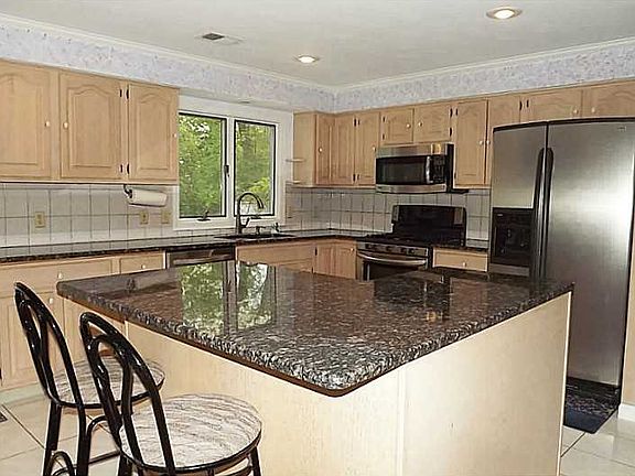 4th image of 9 Audrey Dr