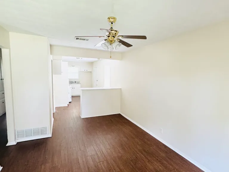 2206 Norma Dr — Photo 2