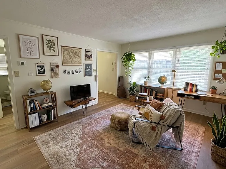 168 W Braxton Foushee St #4 — Photo 1