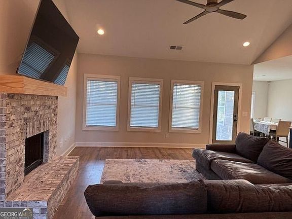 5th image of 224 Crest Creek Way