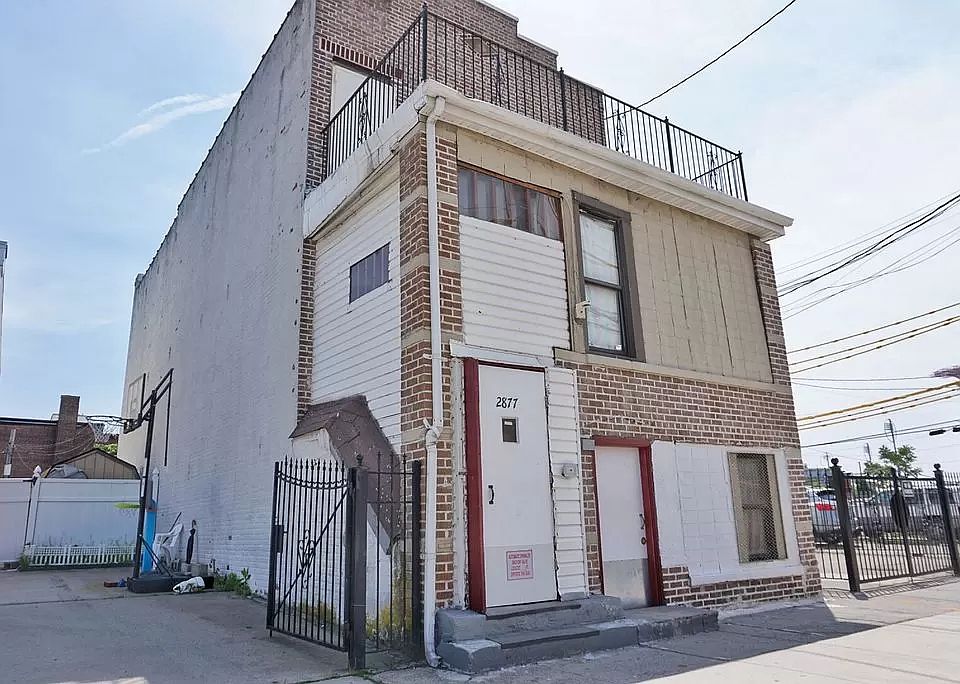 1st image of 2877 W 20th St APT 8