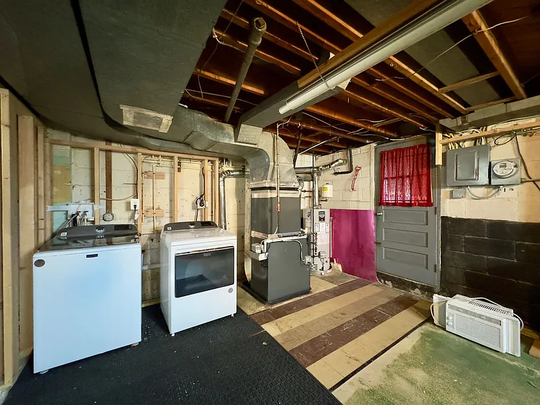 205 Sipple Ave — Photo 24
