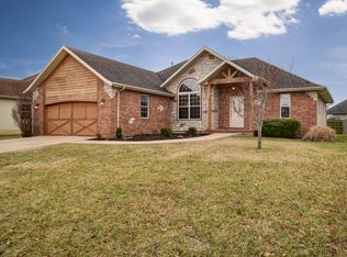 936 E Ozark Jubilee Rd, Nixa, MO 65714