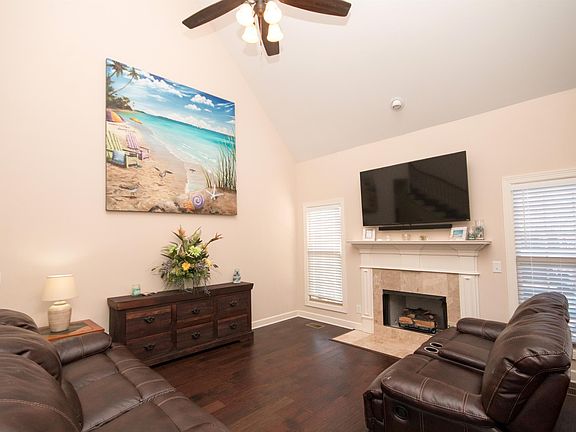 5th image of 121 Ashfield Ct