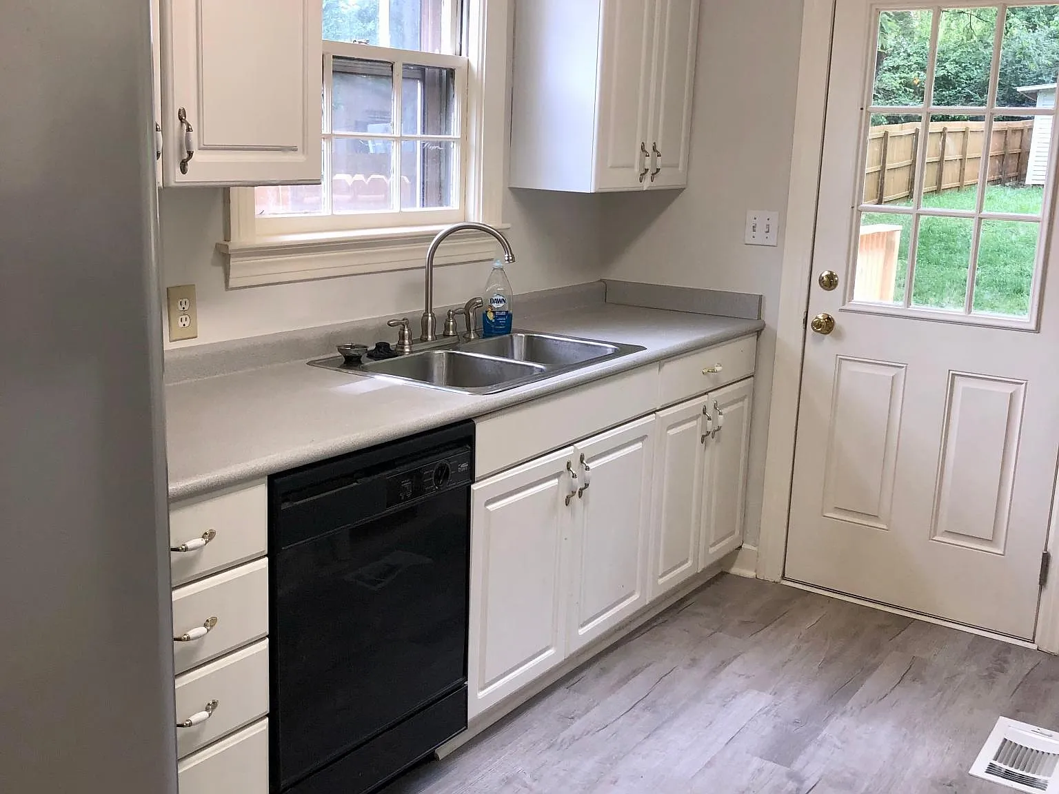 3 bed, 1000 sqft, $1,800 — Photo 4