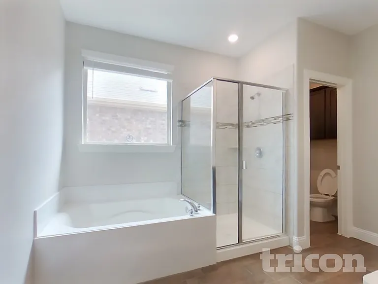 11201 Klondike Ln — Photo 6