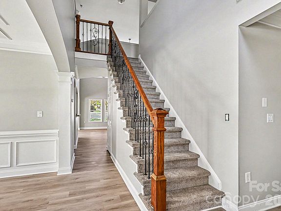 4th image of 1015 Taylor Glenn Ln