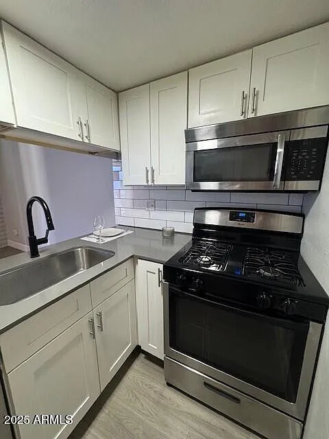 Building Photo - 2250 W Glendale Ave #1