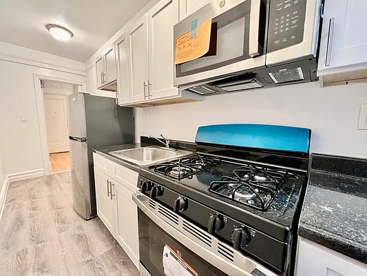 Rented by Bond New York | media 8