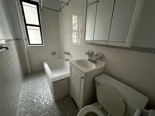 Rented by Voro Purple LLC | media 6