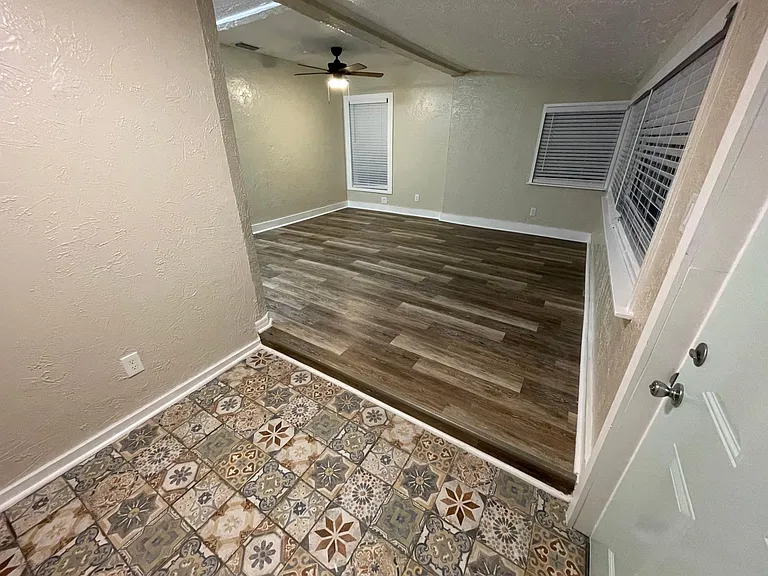 1380 Tioga Ave — Photo 4