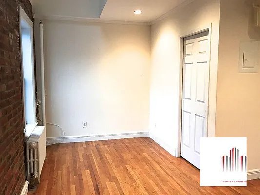 Rented by Avenues Real Estate | media 20
