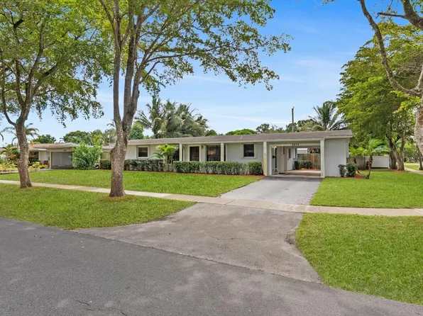 5672 SW 2nd Street, Plantation, FL 33317