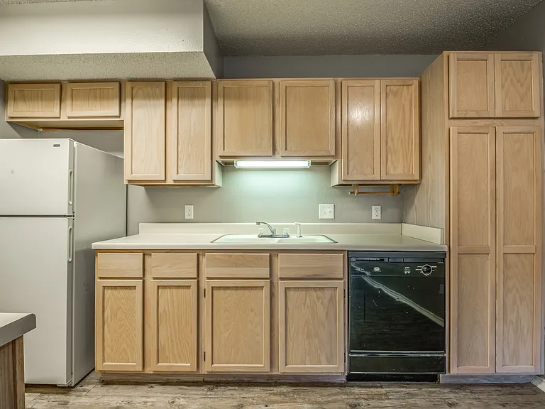 5302 Kenosha Ave — Photo 8