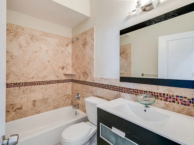 1633 Carpenter St #C — Photo 9