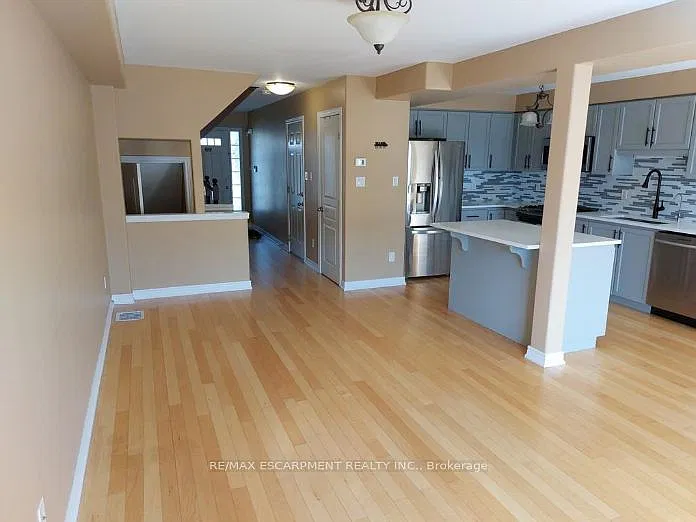 3 bed, $2,800 — Photo 4