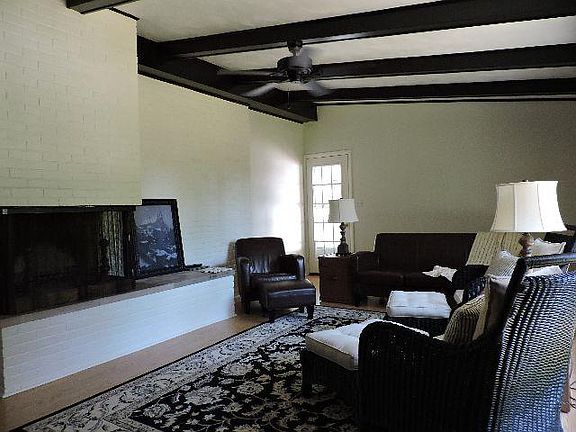 4th image of 52 Pleasantview Dr