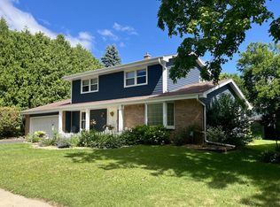 N76W7292 Linden St, Cedarburg, WI 53012