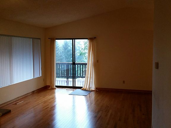 LIVING ROOM FRONT DECK