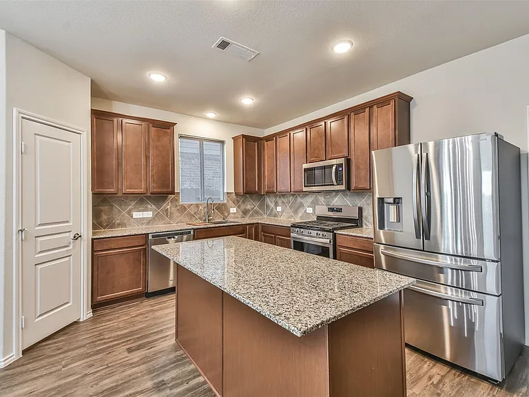5047 Royal Amber Ln — Photo 11
