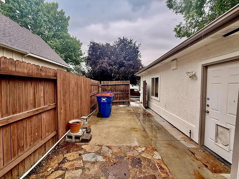 1774 N Sevenoaks Way — Photo 28